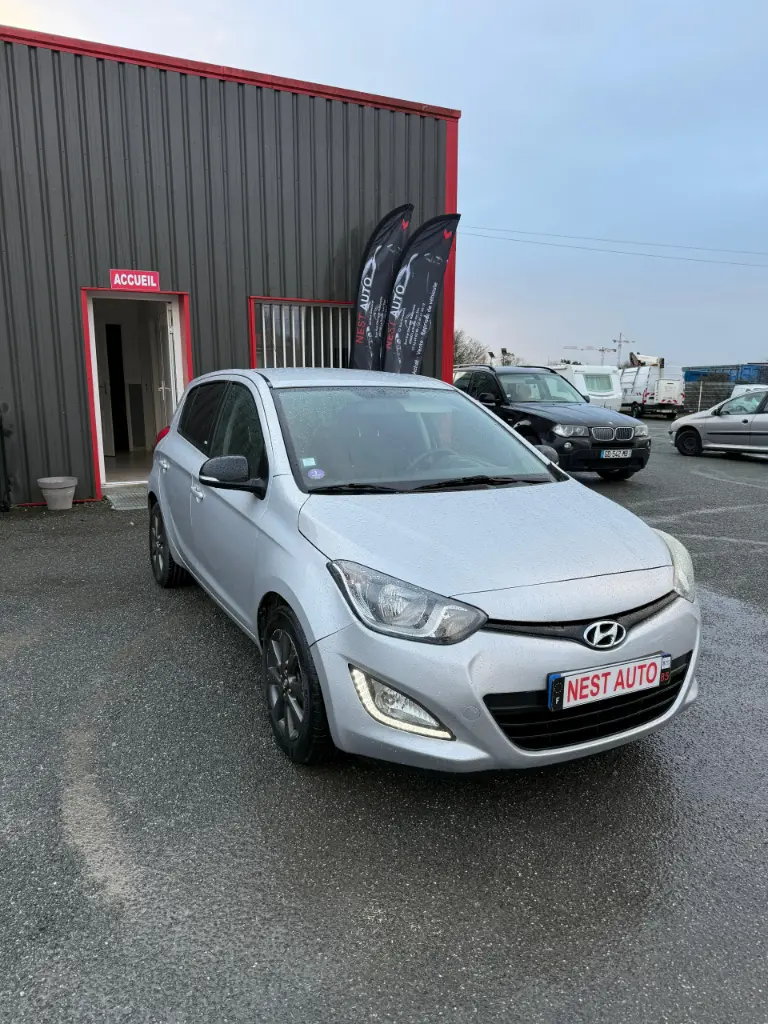 HYUNDAI I20 1.2 ESSENCE 85Ch  (135063km)