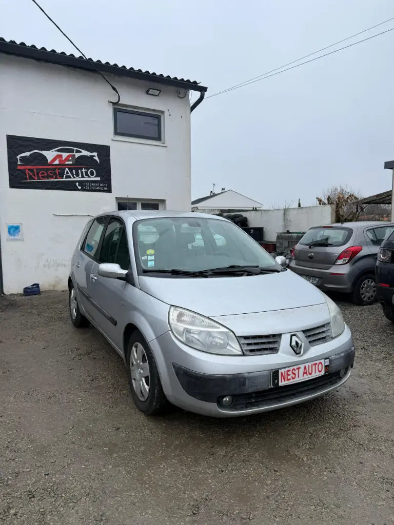 RENAULT Scénic 2.0 ESSENCE 134Ch (99442 km)