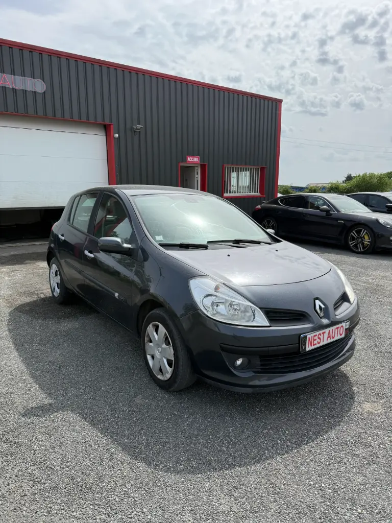 RENAULT CLIO 3 1.5 DCI 85Ch    (122715km)